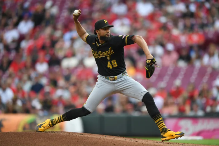 Elly De La Cruz Scores In The Ninth As The Reds Beat The Pirates 3-2